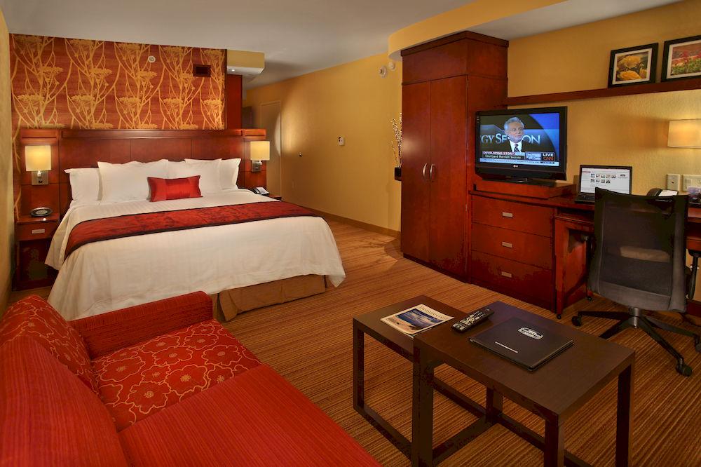 Отель Courtyard By Marriott Стюарт Экстерьер фото