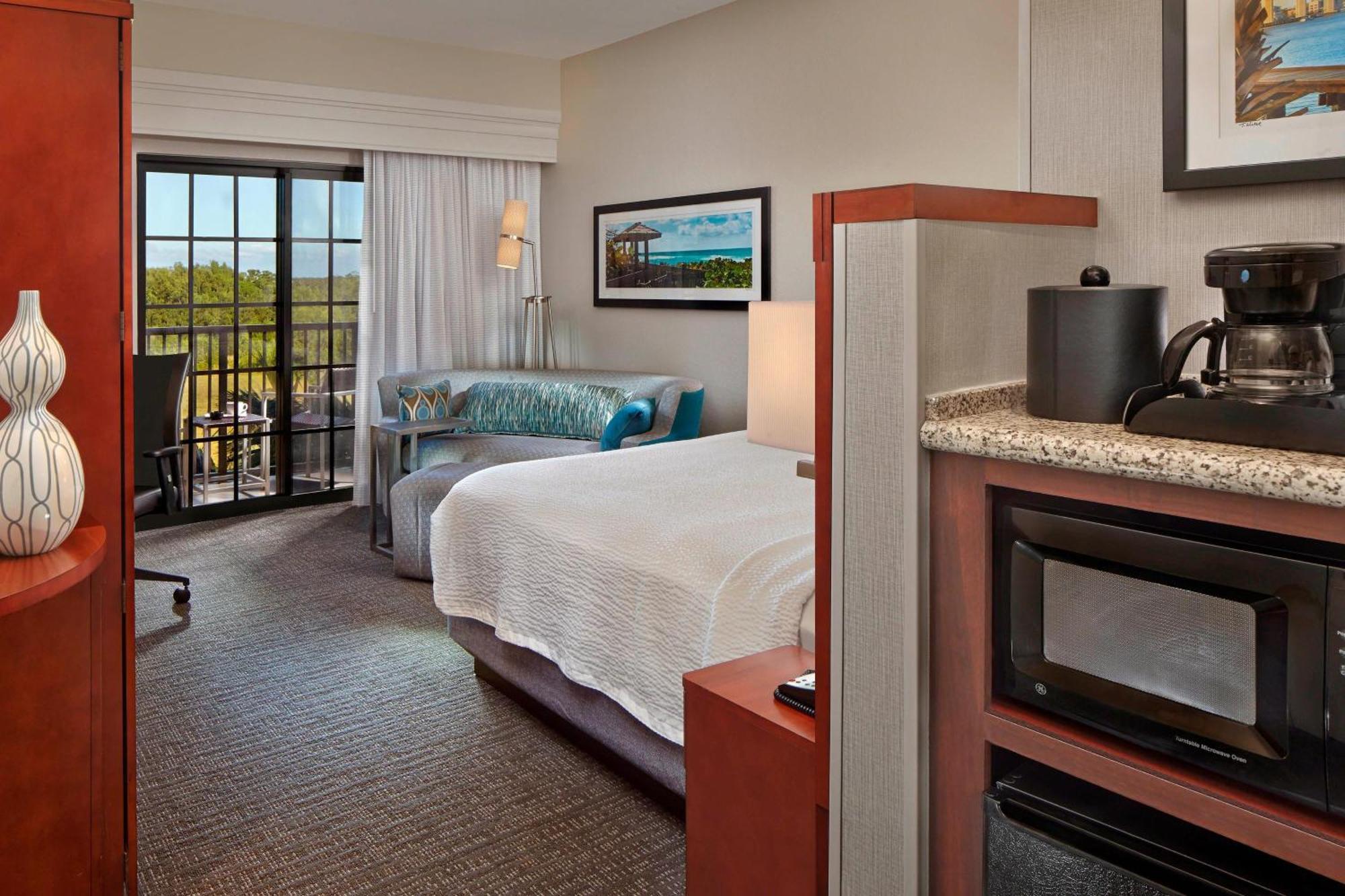 Отель Courtyard By Marriott Стюарт Экстерьер фото
