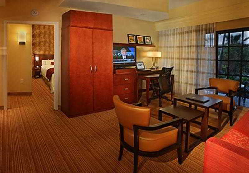 Отель Courtyard By Marriott Стюарт Экстерьер фото